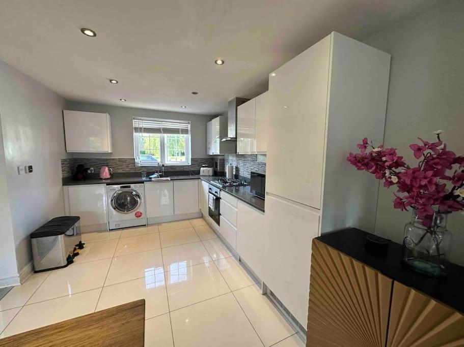Waterside Mufc & Trafford Centre Townhouse 4 Bedroom Free Parking Manchester Dış mekan fotoğraf